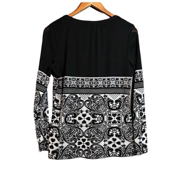 3 for $30! Cleo patterned top - Picture 9 of 10